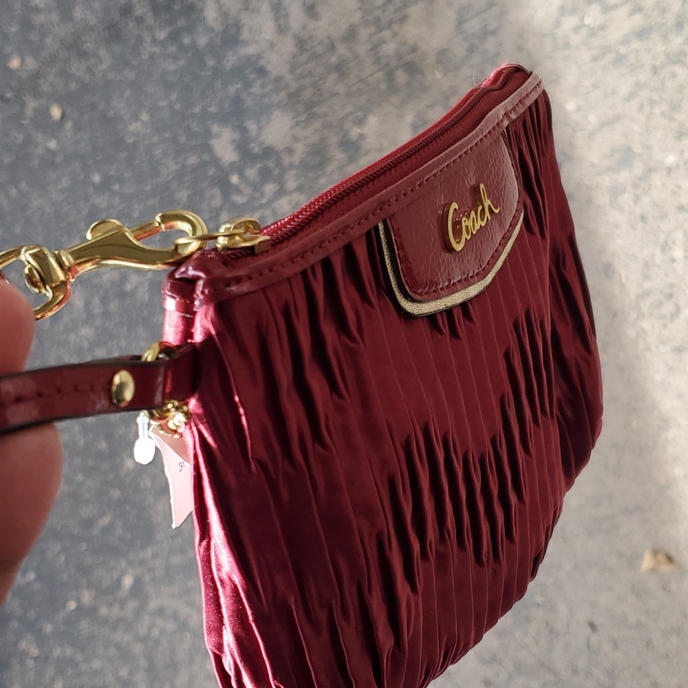 π NWT Coach Ashley Gathered Satin Ruched wristlet!! NWT - Picture 12 of 12